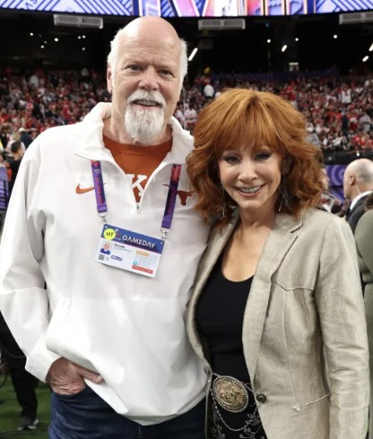 Reba McEntire receives mixed reactions after Super Bowl national anthem performance