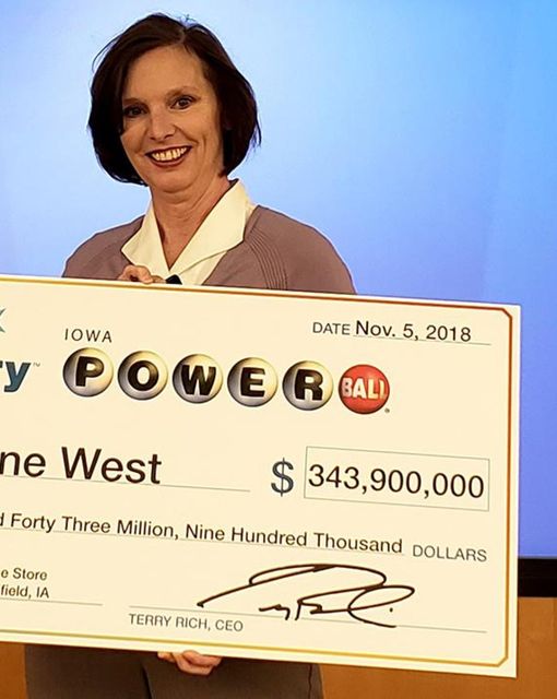 Woman Wins $350 Million Dollar Powerball, Decides To Share New Wealth With Veterans Who Need It