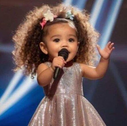 120 million people watched in just one day. They were amazed by the beautiful voice of a three-year-old girl singing a song that’s 45 years old.