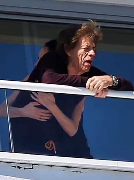 A rather sad news! Mick Jagger is devastated by this loss