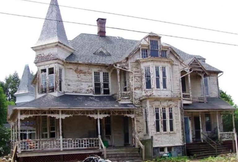 Old house from 1887 was about to collapse – but check it out now