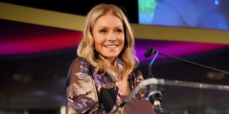 Kelly Ripa, 53, Stirs up Buzz as Users Notice Her ‘Cheeks Are Melting’ in Recent Appearance: ‘Yikes!’