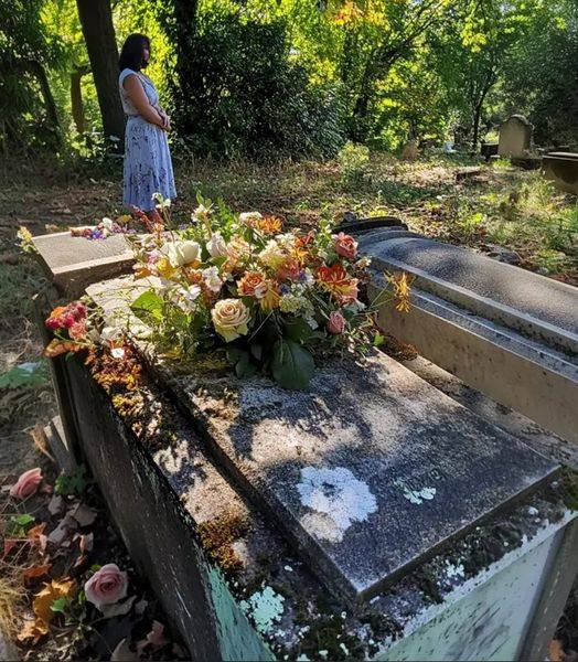 I Saw a Woman Throwing away the Flowers I Placed on My Mom’s Grave – Her Truth Altered My Life