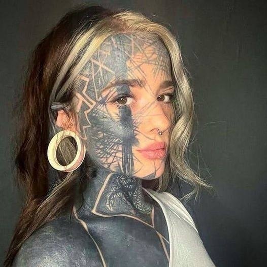 Guess What This Tattooed Mom Looks Like Without Her Ink