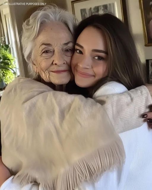 At My Grandma’s Funeral, I Saw My Mom Hiding a Package in the Coffin