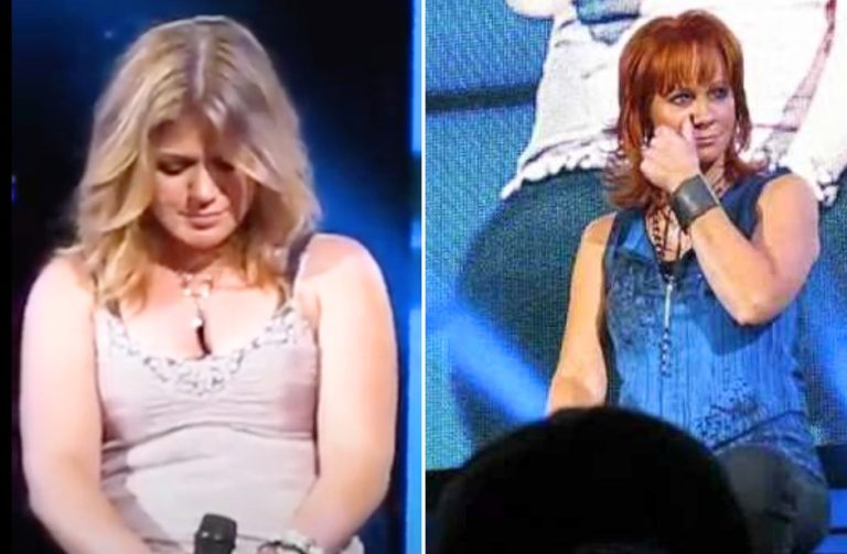 Reba McEntire Brought Kelly Clarkson On Stage To Sing One Of The Saddest Songs In Country Music, Neither Could Hold Back Their Tears As They Performed Together.